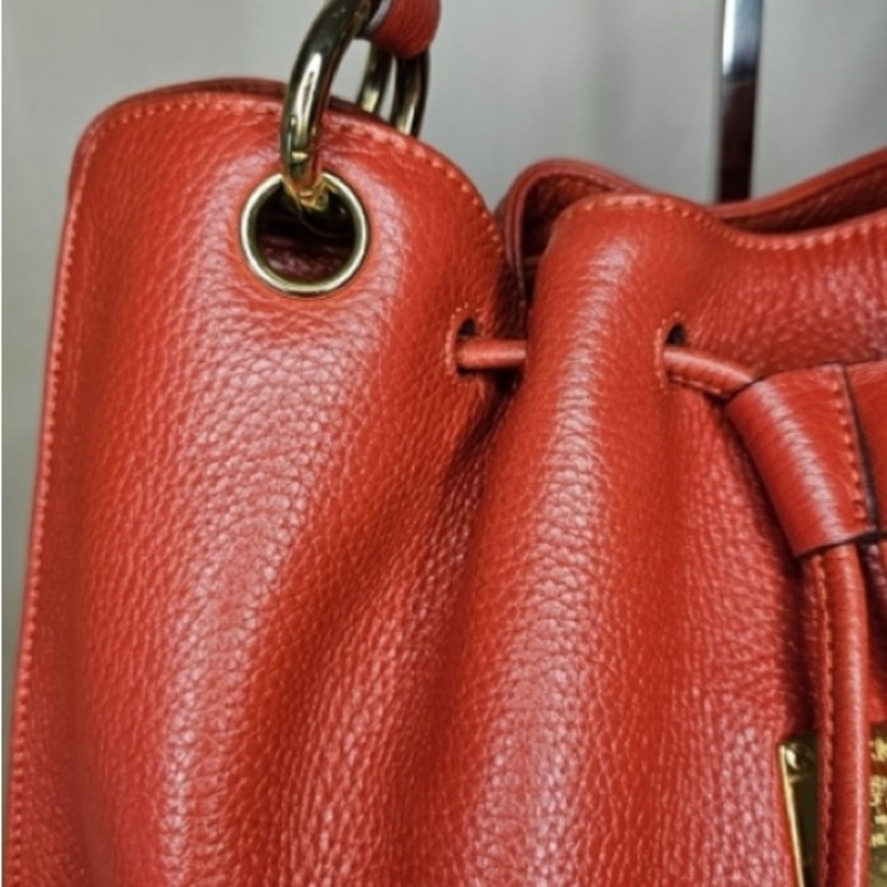 MCM 2 Way Motif Leather Drawstring Bucket Bag with Dusty. Excellent Condition - Picture 7 of 13